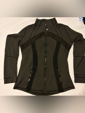 Lululemon Define jacket black and grey zip up jacket #athleisure #activewear